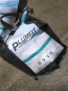 4 Carry Bags With Zip..