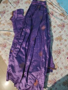 💜 lavender top🪻with Embellished Neckline and ski