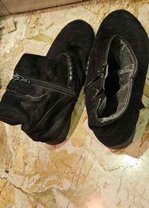 Women Black Boots