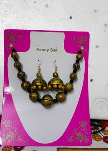 Elegant Gold &amp; Black Beaded Necklace Set