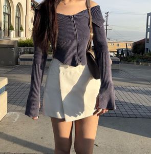 Chic White Mini Skirt Medium Size