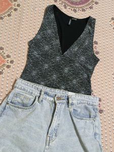 Sparkly V-Neck Sleeveless Top