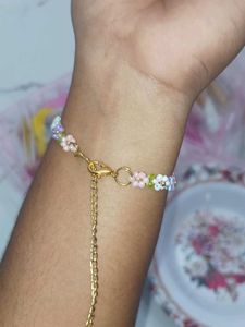 Handmade Pastel Flower Beaded Bracelet 🌸✨