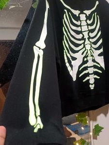 H&amp;m Skeleton Rib Cage Graphic Sweatshirt