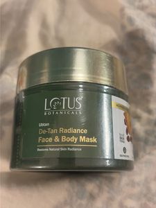 Lotus Botanicals Detan  + Sleeping  + Face packs