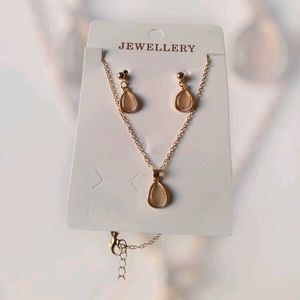 Elegant Tear Drop Necklace &amp; Earrings Set