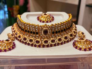 Exquisite Kundan &amp; Pearl Necklace Set