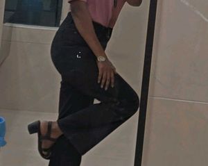 Classic Black Wide-Leg Jeans