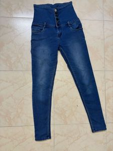 Zola High-Waisted Blue Denim Jeans