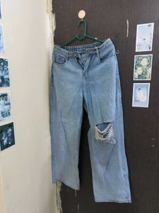 Light Wash Ripped Jeans