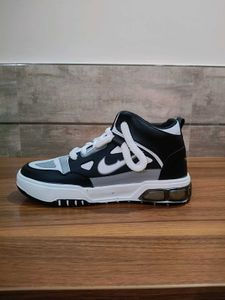 Stylish Black &amp; White Sneakers