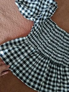 Gingham  Smocked Top 🌸❤️