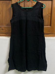 Classic Black Sleeveless Tunic Top
