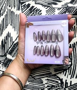 Romantic Myth Press-On Nails