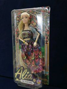 Traditional Alia doll