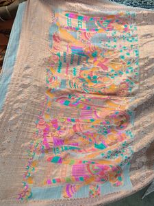 Elegant Cream Saree with Floral Motifs