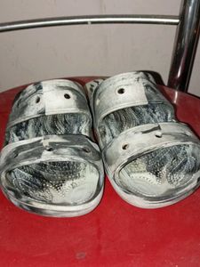 Crocs Marble Print slides
