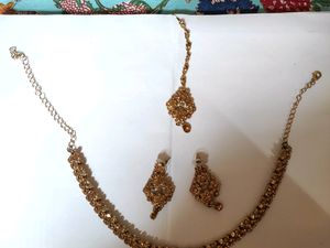 Price Drop!!! 4 Piece Jewelry Set