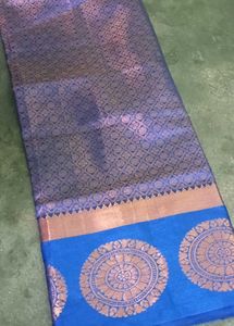 Dual tone saree with unstitched blouse