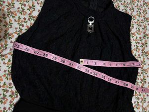 Chic Black Lace &amp; Pleated Dress