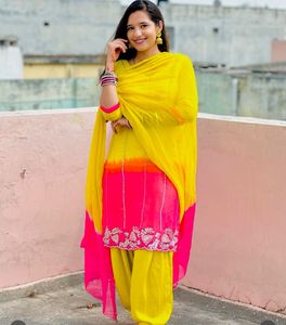 Beautiful Organza Party wear Suit With Handwork 🌸