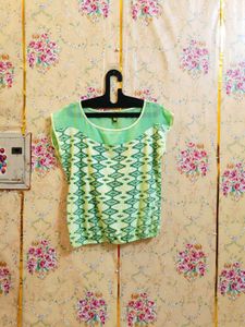 🇳🇿💫🎀Stylish Green Geometric Print Sheer Top