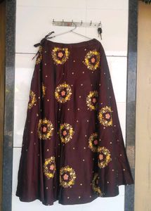 Elegant Embroidered Ethnic lehanga , blouse and du