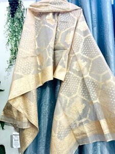Elegant gold &amp; off white Dupatta with Intricate We