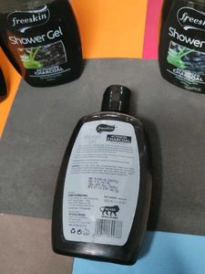 Freeskin Activated Charcoal Shower Gel pack of 5 p