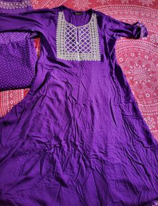 Elegant Purple Embroidered Kurta
