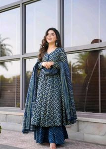Elegant Green &amp; Blue Printed Kurta Set with Dupatt