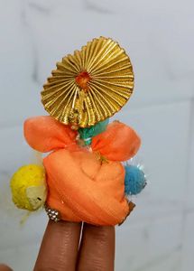 thakur ji ke mukut