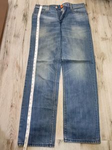 Lea Jeans Size 32 Sc0047