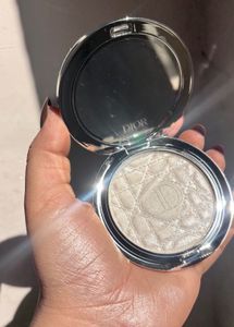 Dior Forever Glow Luminizer :- 06 Opal sequin