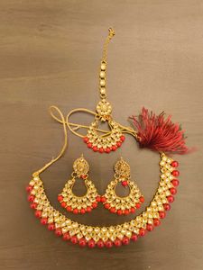 Elegant Kundan Jewelry Set