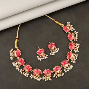 NECKLACE AND EARING SET