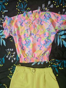 super vibrant Peppermint top with shorts