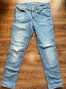 Levi's Jeans (28")