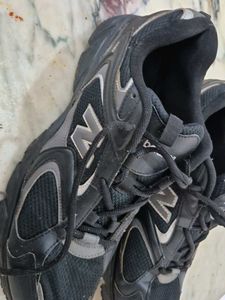 New Balance 408 Black Silver Sneakers