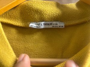 international Zara Yellow Mock Neck Cropped Top