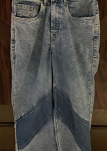 COMBO OF TANK TOP AND JEAN.