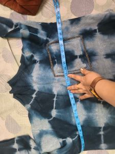 Blue Tie-Dye Knit Sweater in Xl loose style