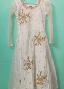 Elegant White Kurta with Golden Embroidery