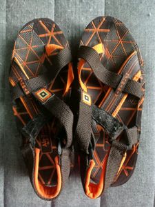Item-KBG53/PRELOVED/HARDLY WORN ONCE/ Beautiful Strapped Sandal of SIZE:UK5/38