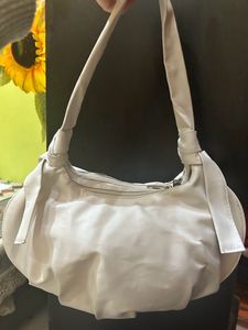 white Shoulder Bag