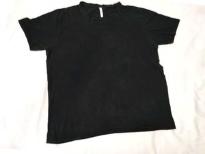 unisex Black round Neck T-Shirt