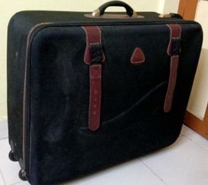 Vintage style Large Black Retro Suitcase Trolley