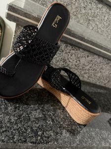 Inc.5 wedge heel