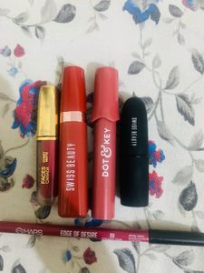 4 lipsticks and 1 lip liner combo