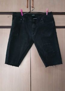 PRICE DROP-Black Denim shorts🎱